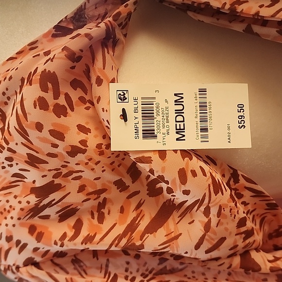 Bar lll Cropped Blouse - Picture 7 of 7